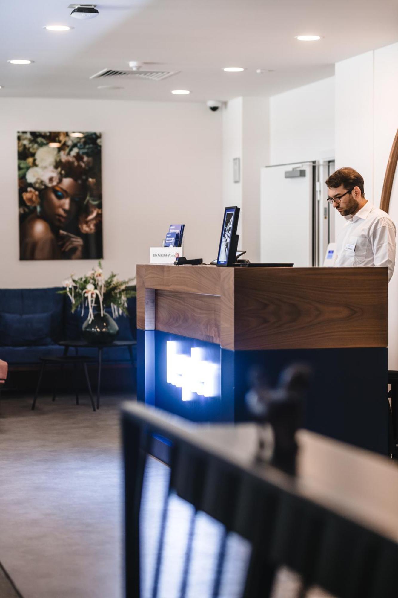 Kepler Club Riga Airport Hotel - Landside Public Area Ieki Екстериор снимка